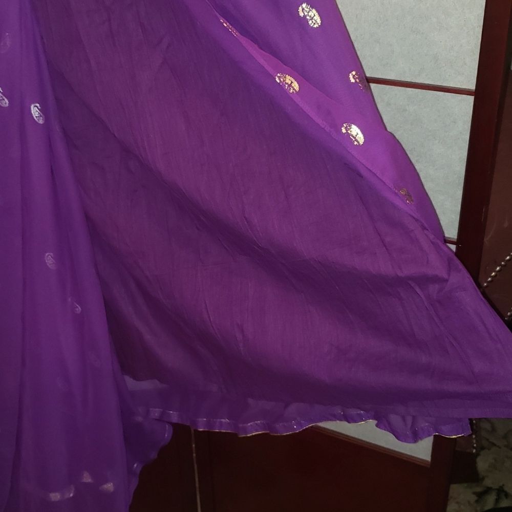 Beautiful Saree Purple & Gold Paisley Pattern  - Picture 8 of 8